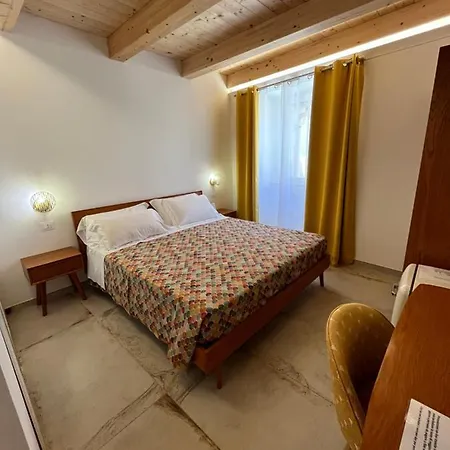 De Loca Panzió Tropea